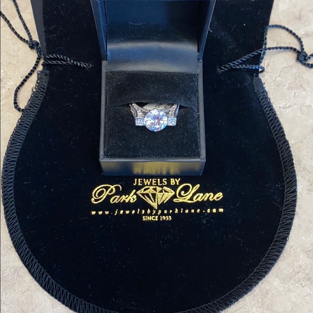 Jewels by Park Lane ring